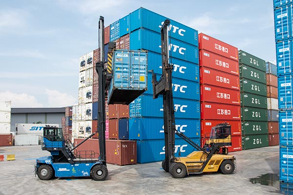 smrt-container-stackers-02 SMRT container stackers